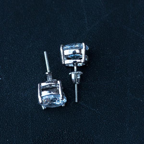 Round Cut Diamond Earrings in White Gold - The Jewelry Plug
