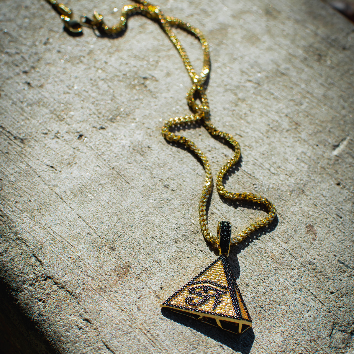 18k Gold Eye of Horus Pyramid Necklace - The Jewelry Plug